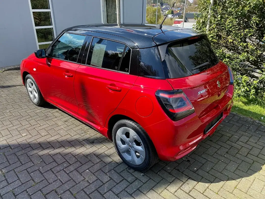 Suzuki Swift - Thumbnail 2