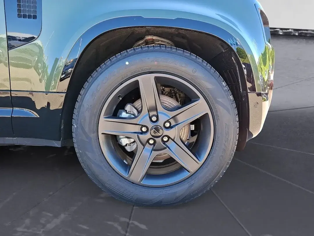 Land Rover Defender - Thumbnail 8