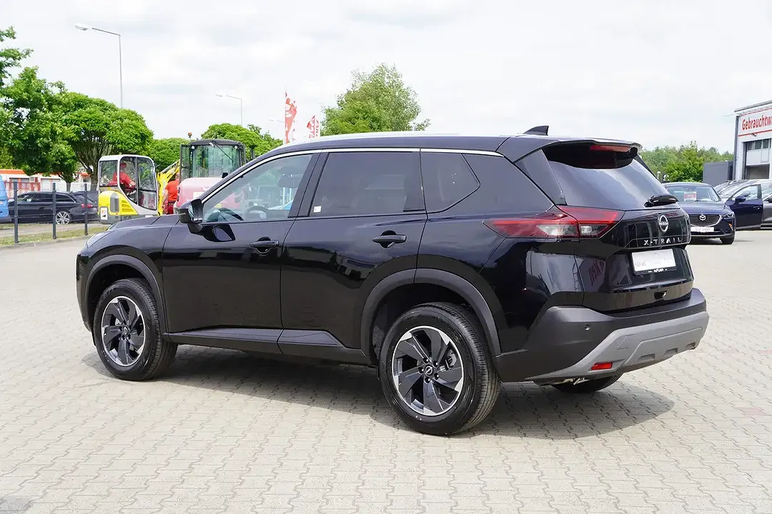 Nissan X-Trail - Thumbnail 3