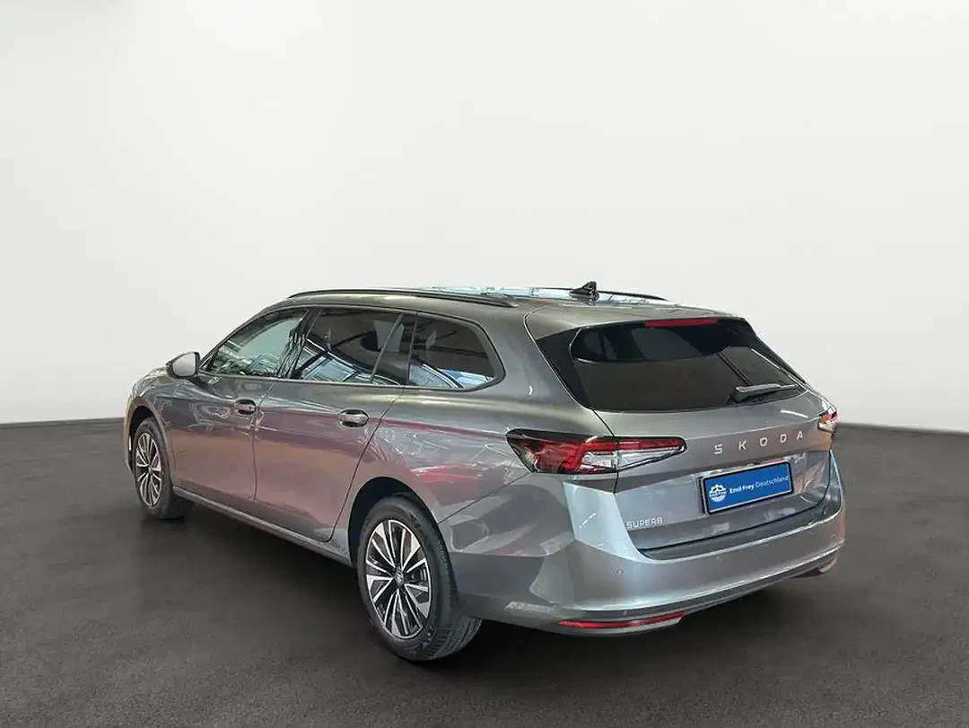 Skoda Superb - Thumbnail 3
