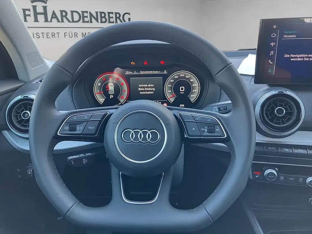 Audi Q2 - Thumbnail 12