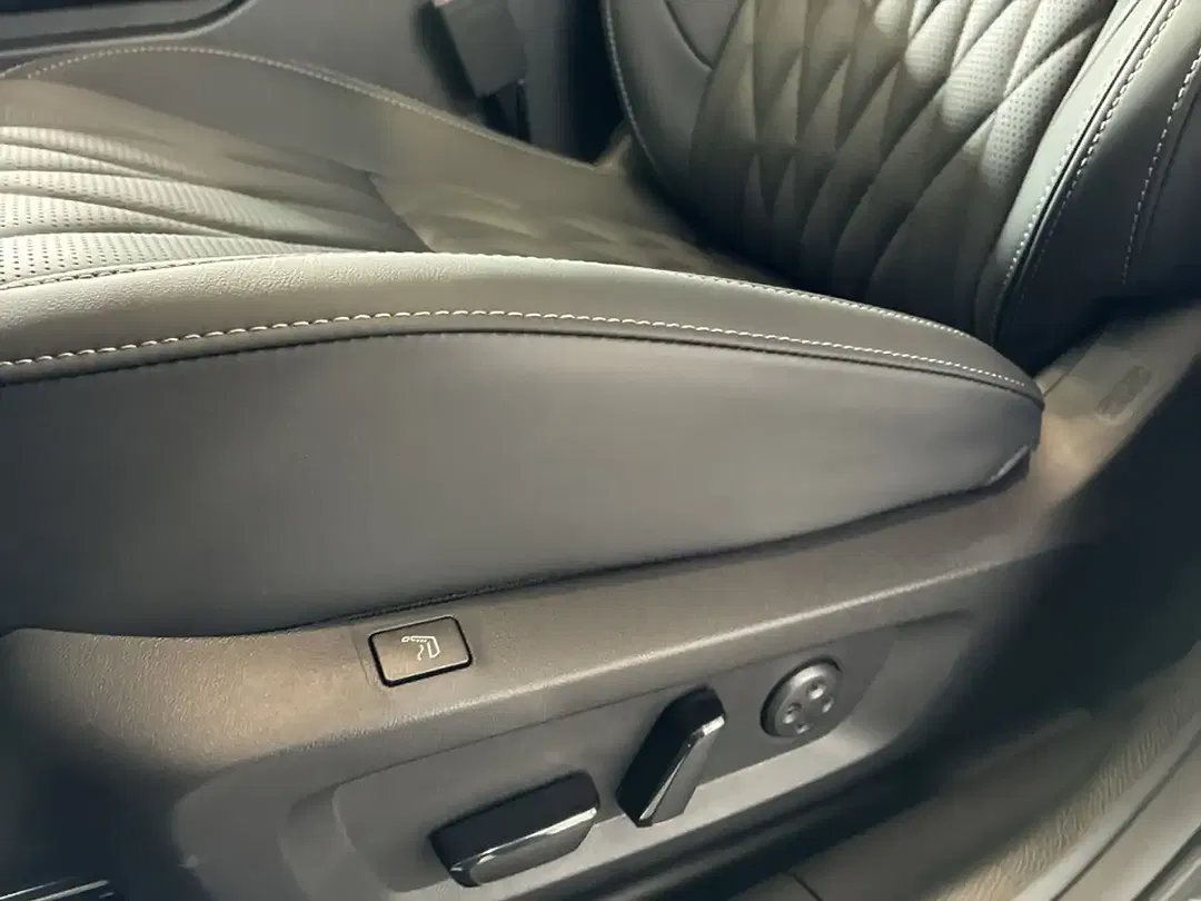 Mitsubishi Outlander - Thumbnail 10
