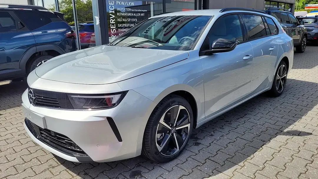 Opel Astra - Afbeelding 1
