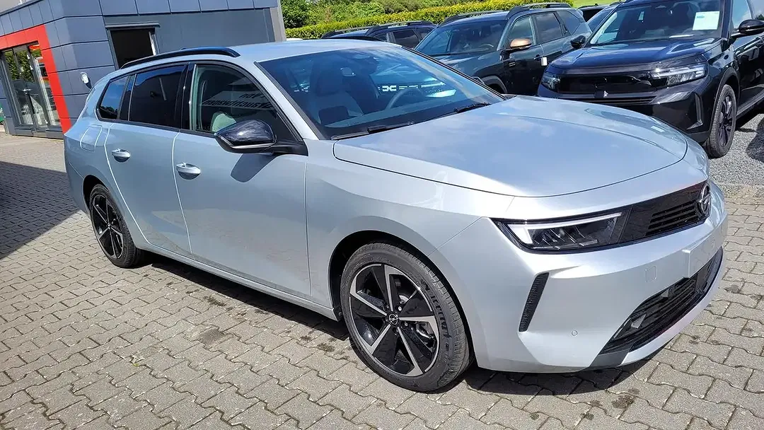 Opel Astra - Thumbnail 3