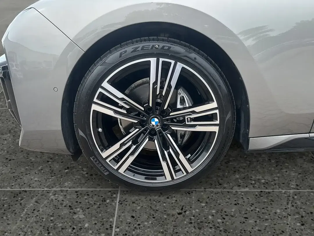 BMW 740 - Thumbnail 10