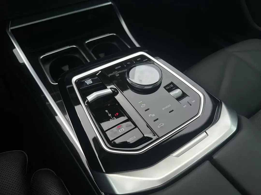 BMW 740 - Thumbnail 14