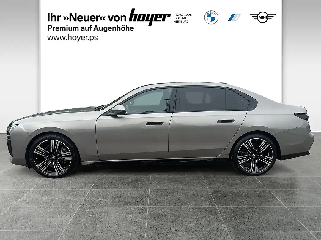 BMW 740 - Thumbnail 3