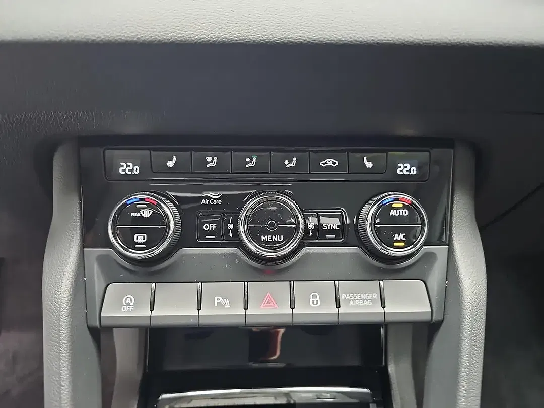 Skoda Karoq - Thumbnail 11