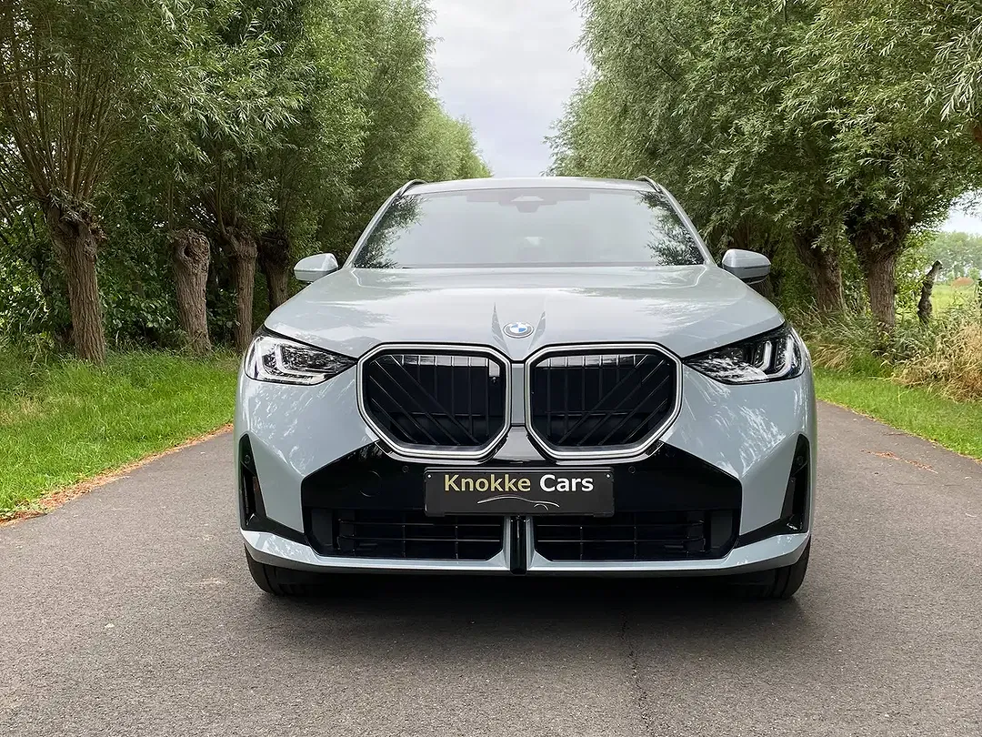 BMW X3 - Thumbnail 2