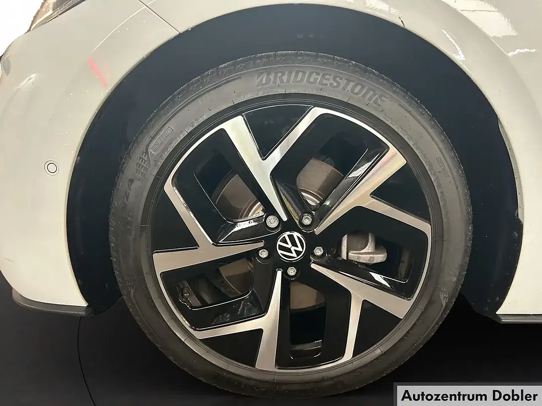Volkswagen ID.3 - Thumbnail 5