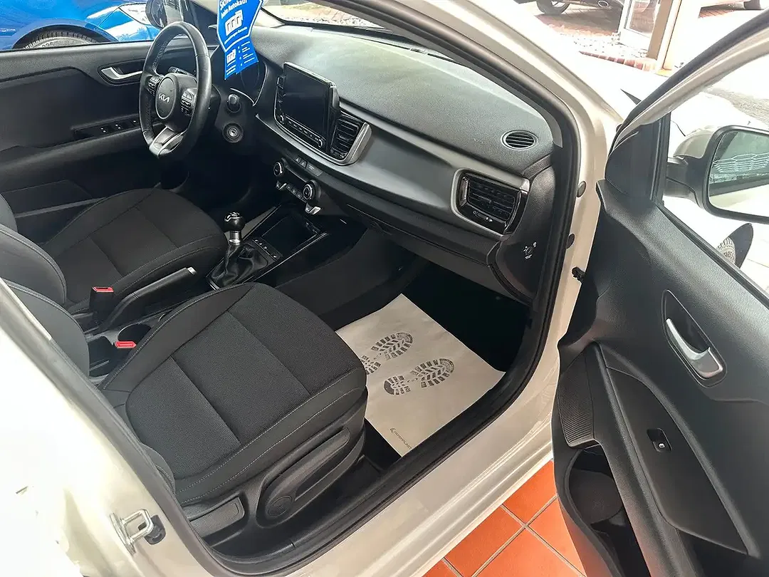 Kia Rio - Thumbnail 11