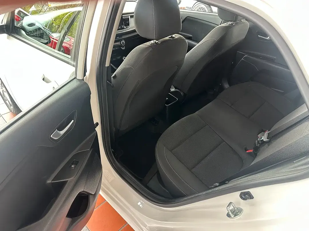 Kia Rio - Thumbnail 12