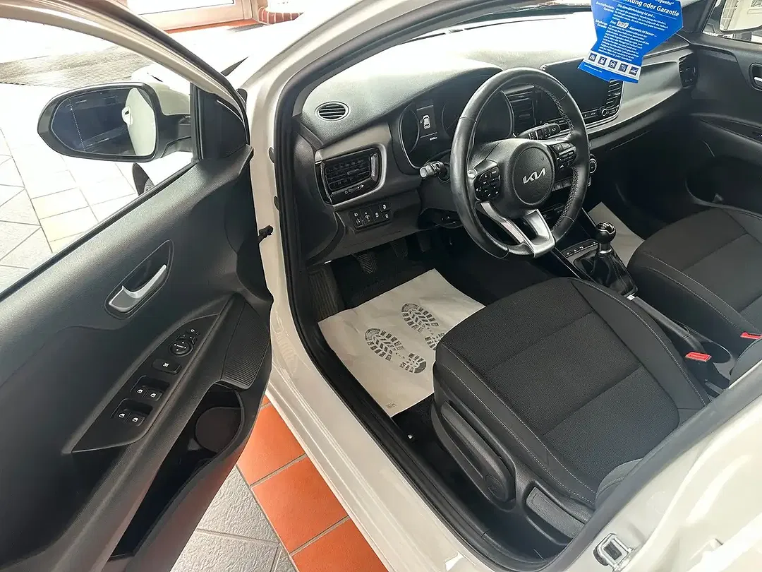 Kia Rio - Thumbnail 5