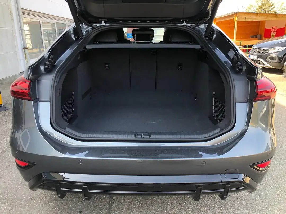Audi A6 e-tron - Thumbnail 11