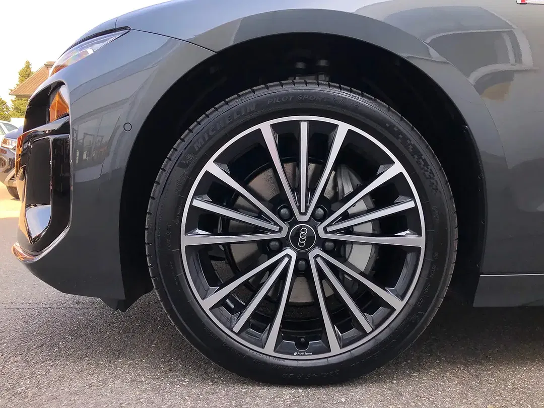 Audi A6 e-tron - Thumbnail 4