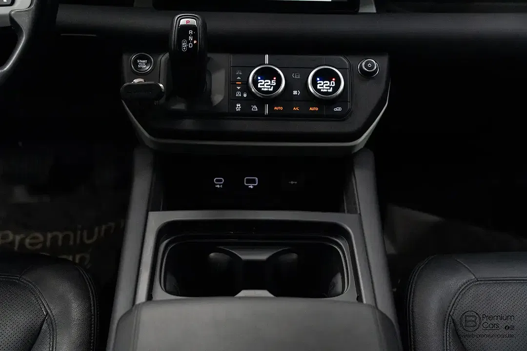 Land Rover Defender - Thumbnail 24