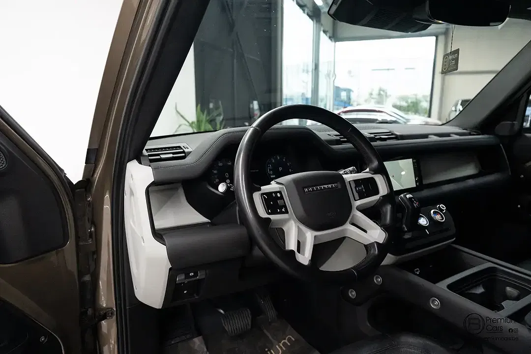 Land Rover Defender - Thumbnail 9
