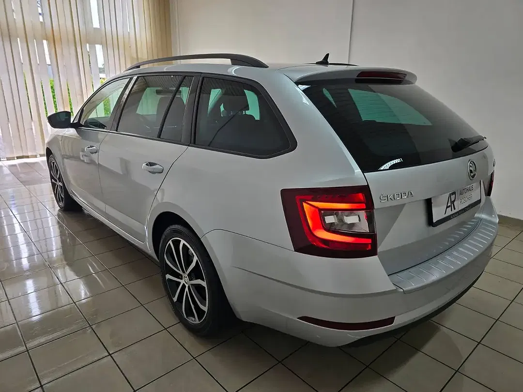 Skoda Octavia - Thumbnail 2