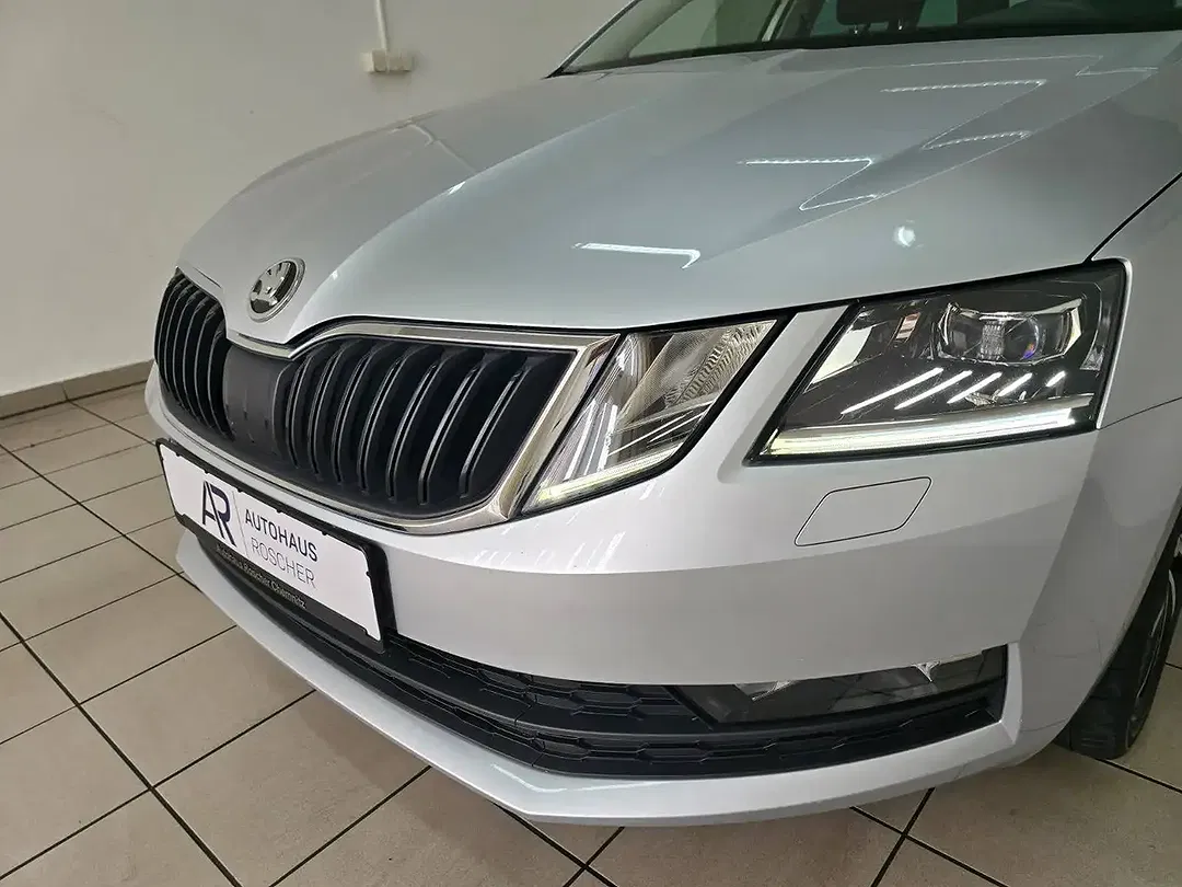 Skoda Octavia - Thumbnail 5