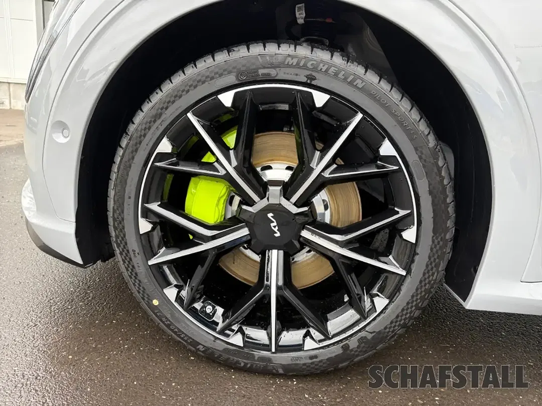 Kia EV6 - Thumbnail 14