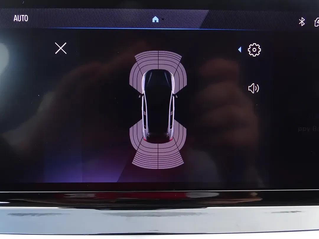 Peugeot 208 - Thumbnail 11