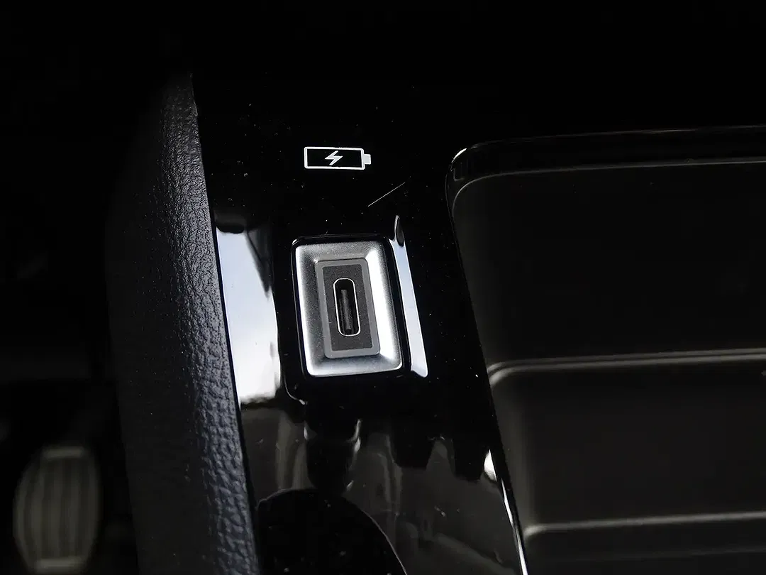 Peugeot 208 - Thumbnail 14