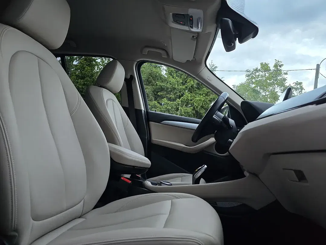 BMW X1 - Thumbnail 9