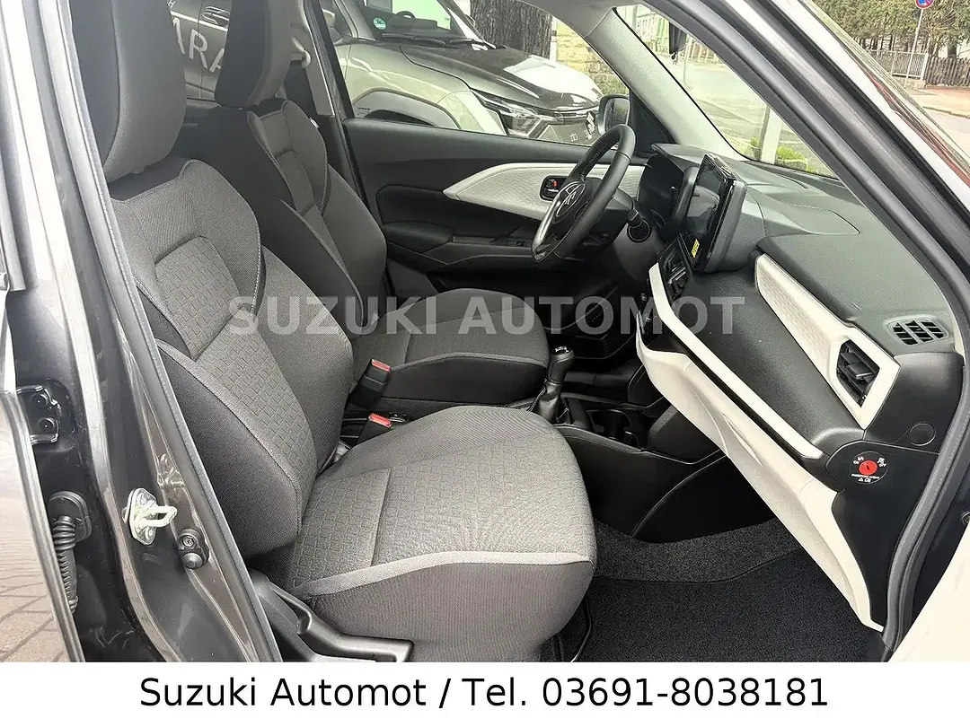 Suzuki Swift - Thumbnail 4