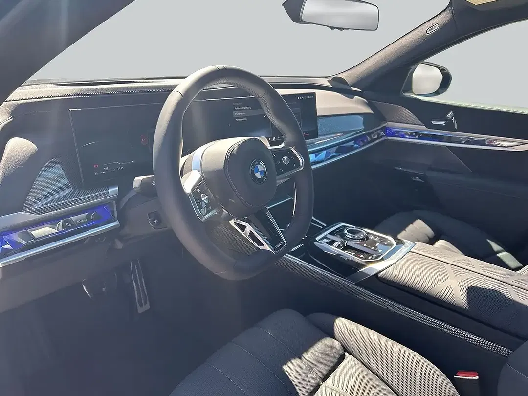 BMW 740 - Thumbnail 3