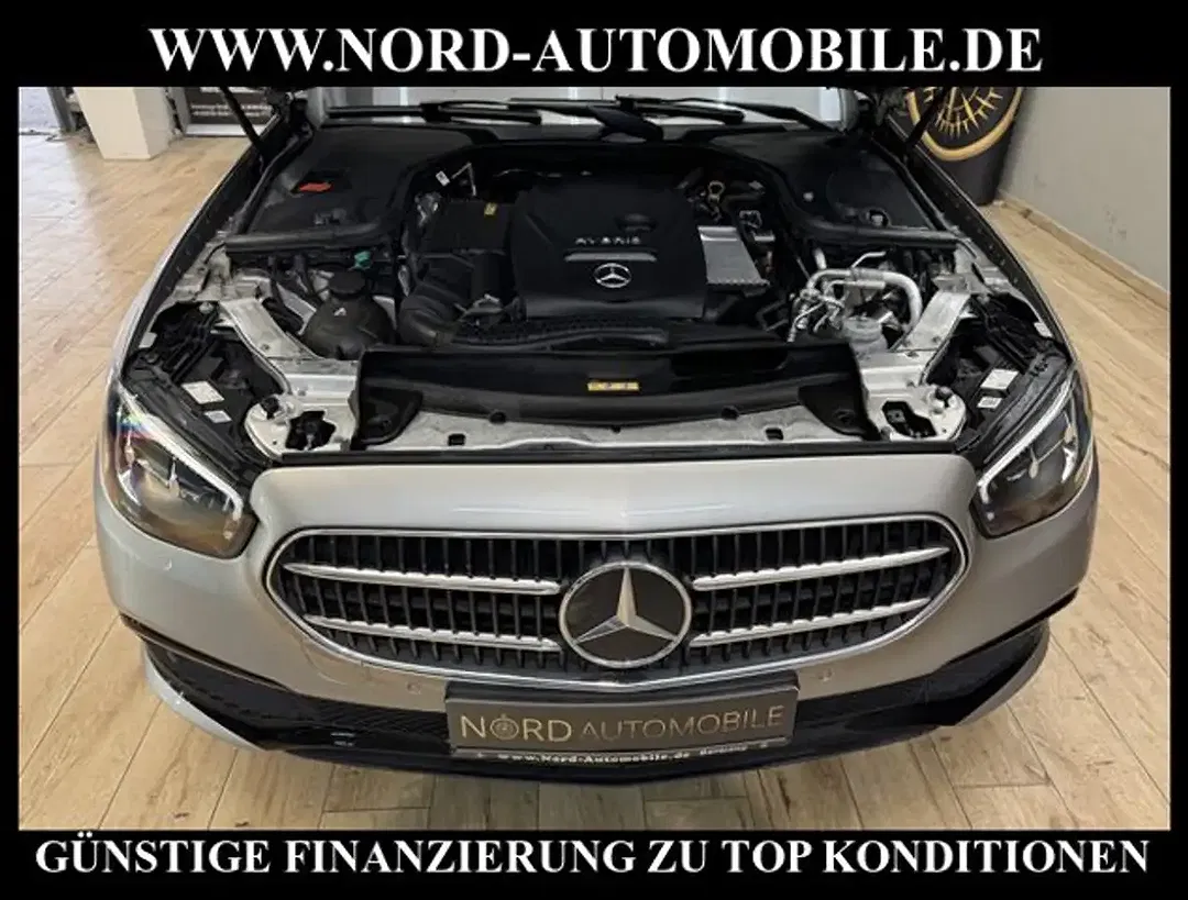 Mercedes-Benz E 300 - Thumbnail 23