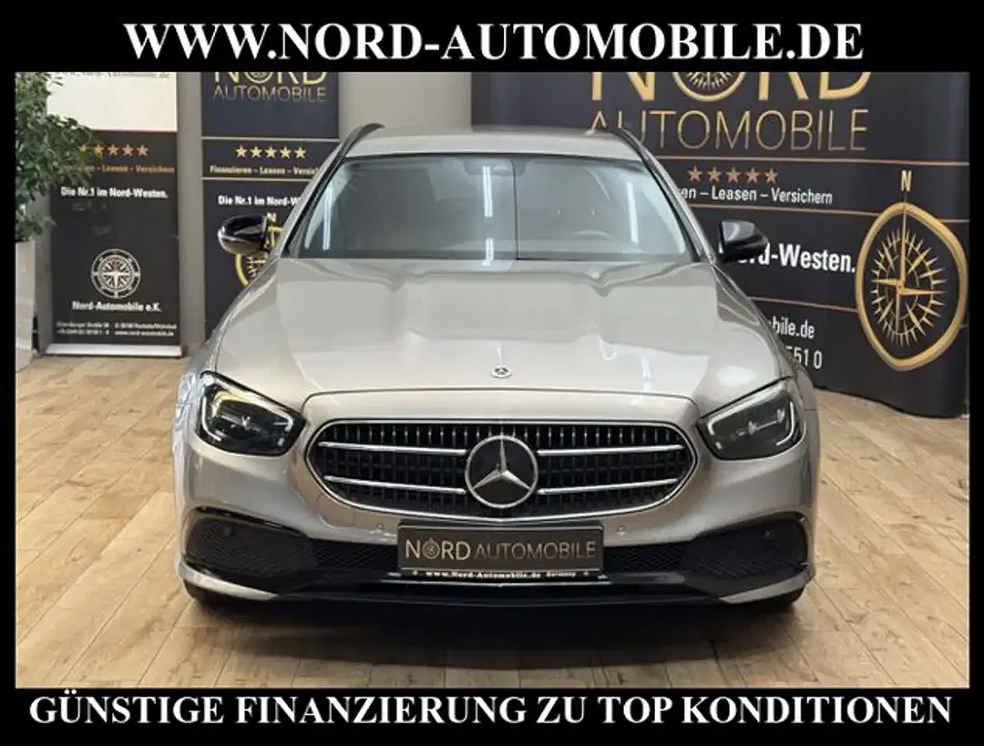 Mercedes-Benz E 300 - Thumbnail 2