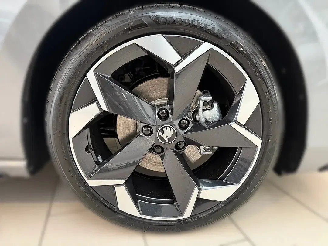 Skoda Superb - Thumbnail 5