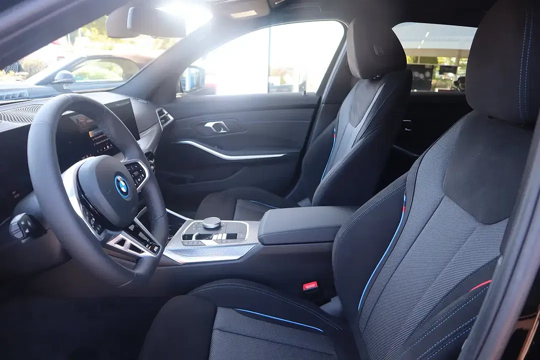 BMW 330 - Thumbnail 5