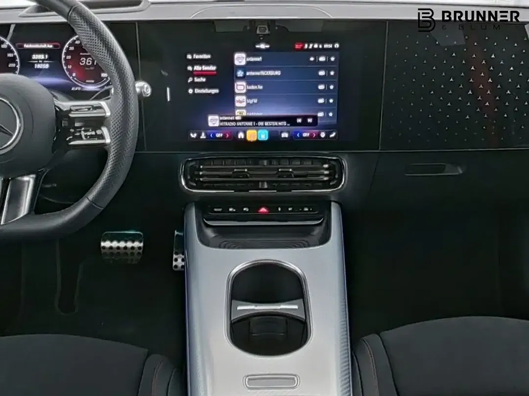 Mercedes-Benz CLA 350 - Thumbnail 8