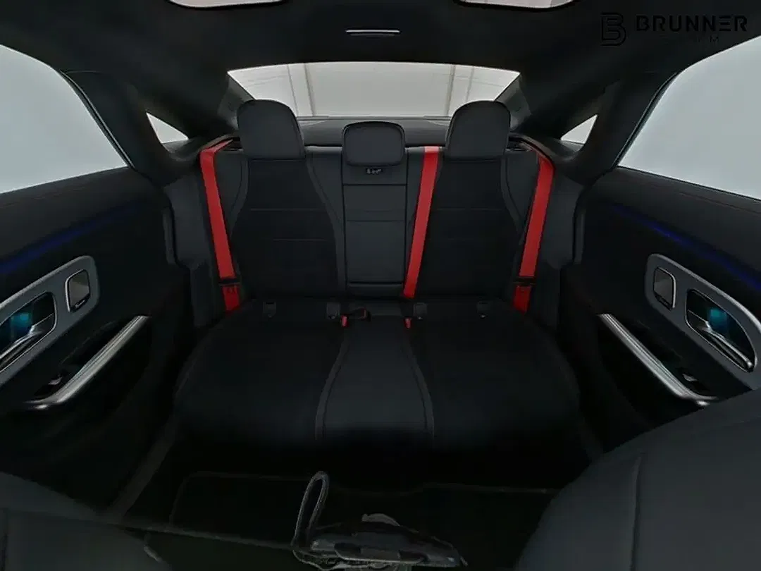 Mercedes-Benz CLA 350 - Thumbnail 9