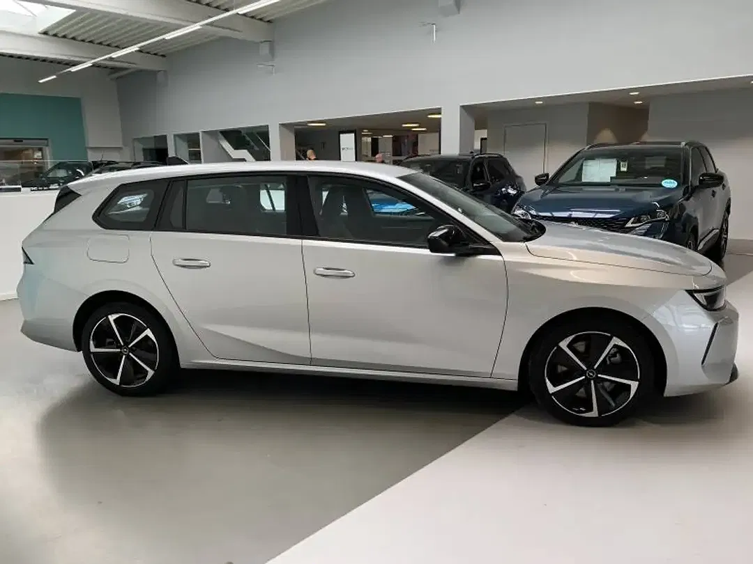 Opel Astra - Thumbnail 3