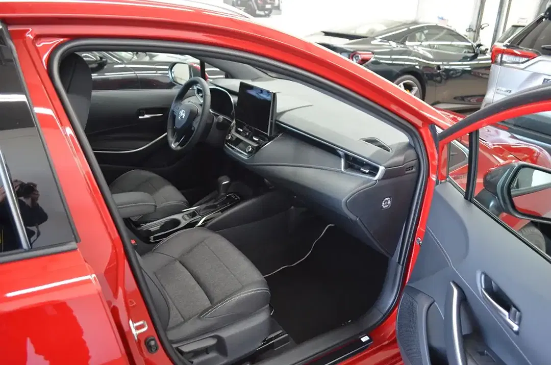 Toyota Corolla - Thumbnail 11
