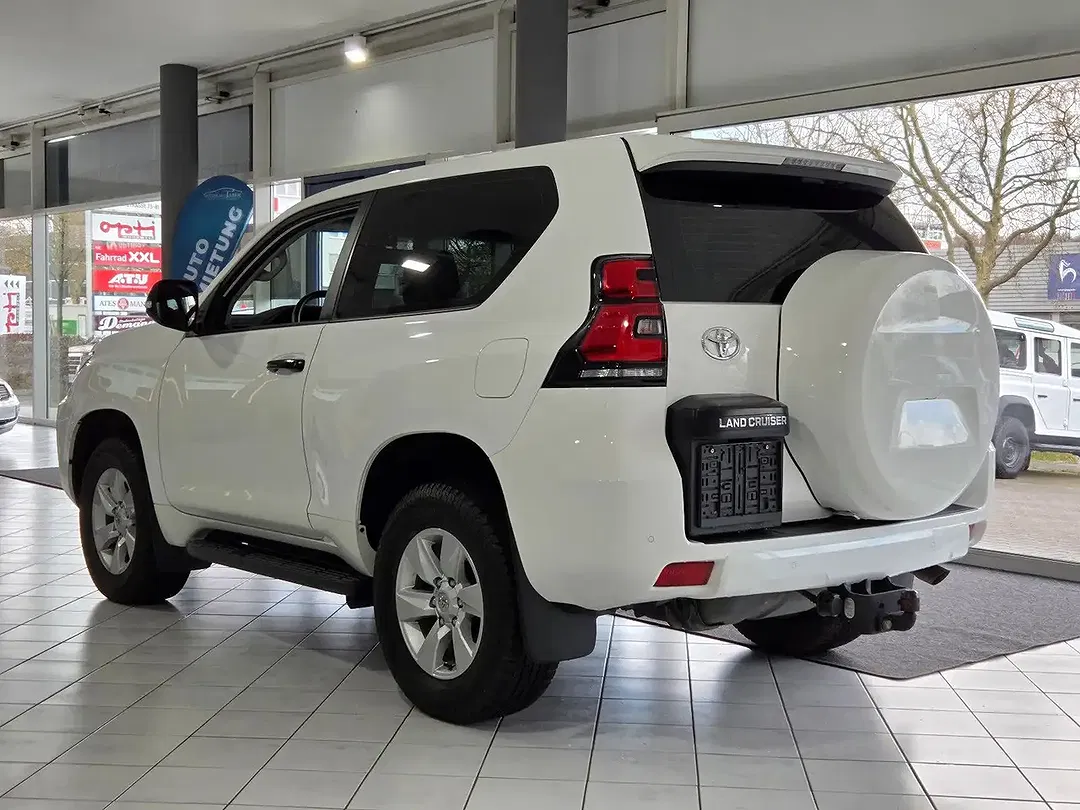 Toyota Land Cruiser - Thumbnail 4