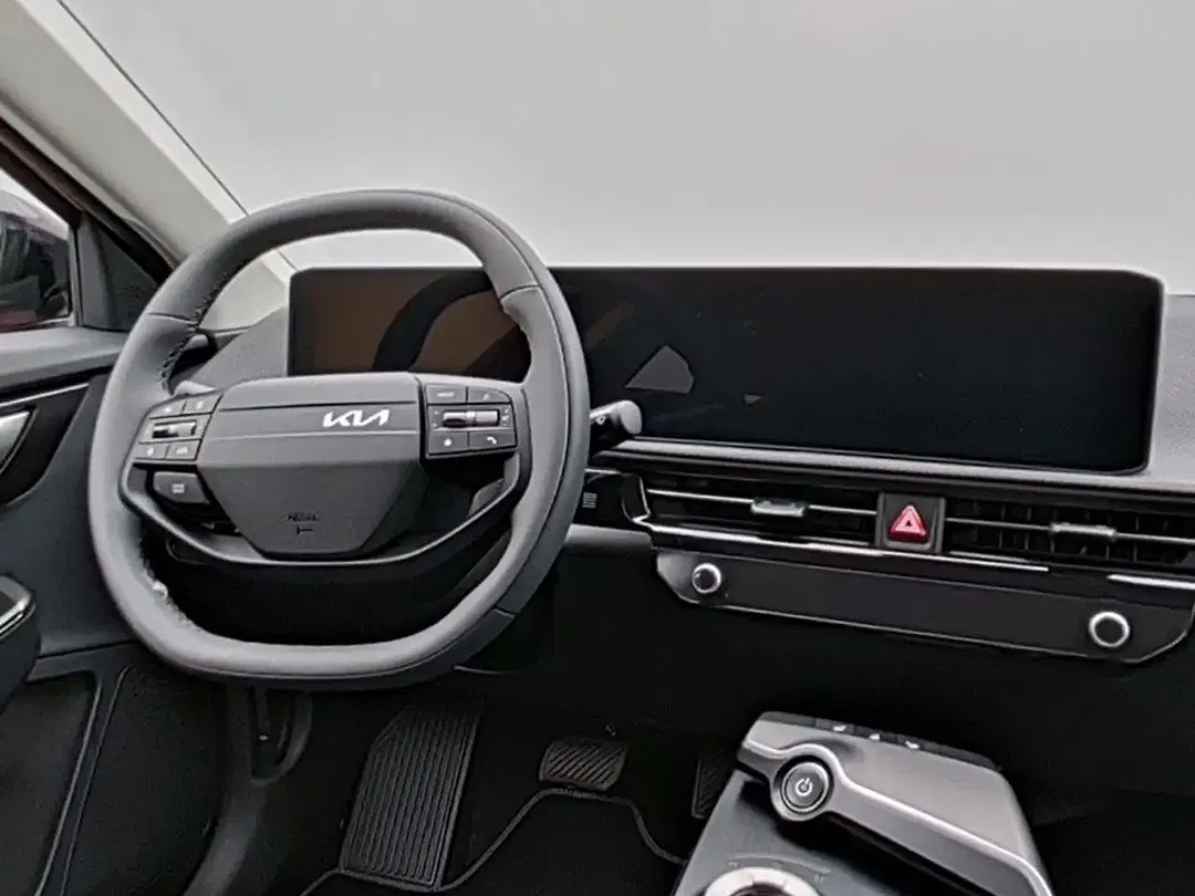 Kia EV6 - Thumbnail 11