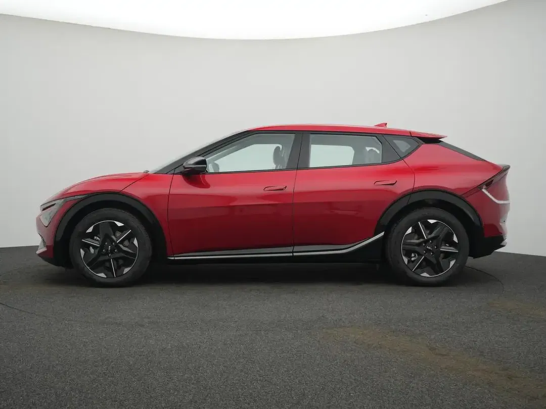 Kia EV6 - Thumbnail 4