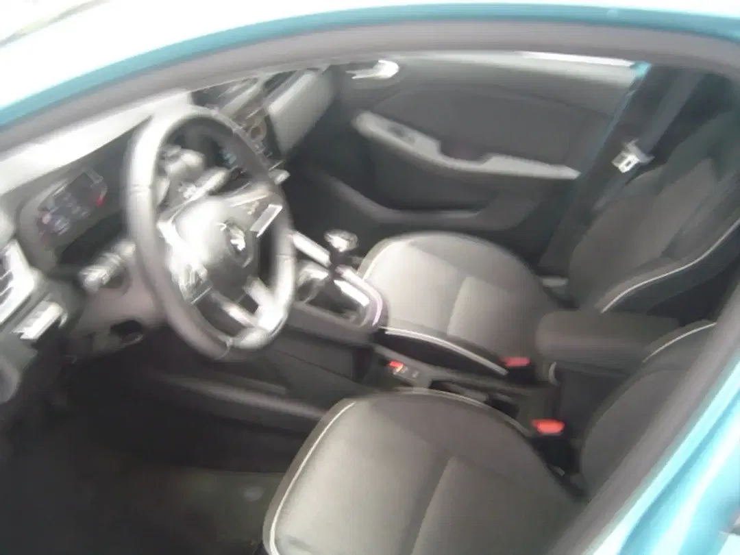 Renault Clio - Thumbnail 10