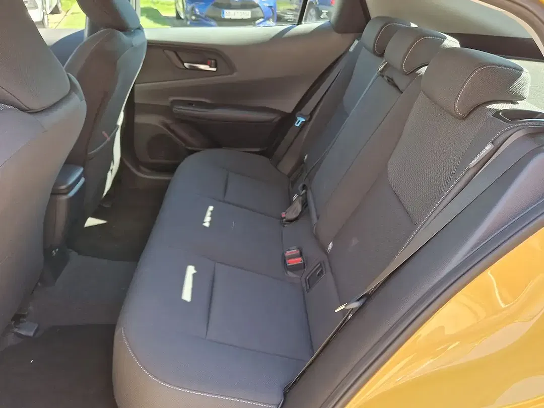 Toyota Prius - Thumbnail 9