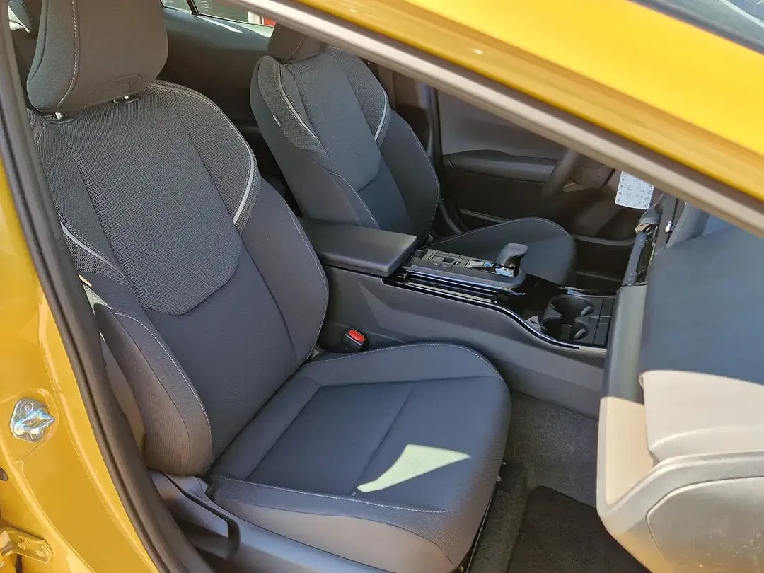 Toyota Prius - Thumbnail 11