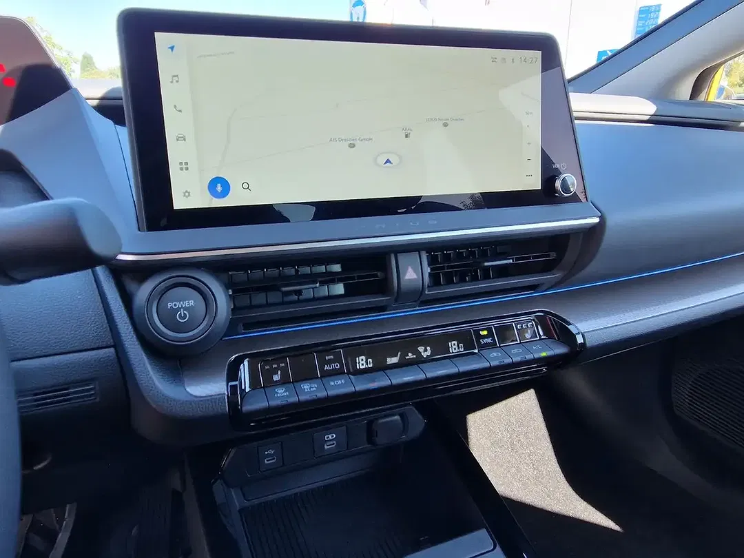 Toyota Prius - Thumbnail 14