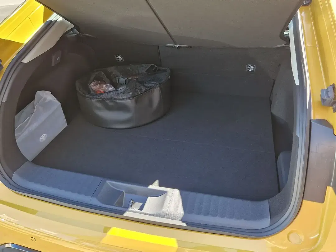 Toyota Prius - Thumbnail 18