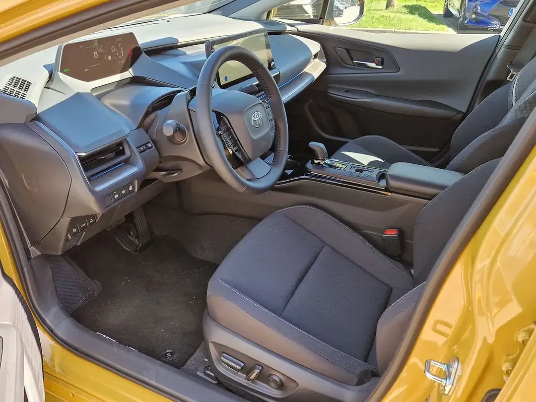 Toyota Prius - Thumbnail 7