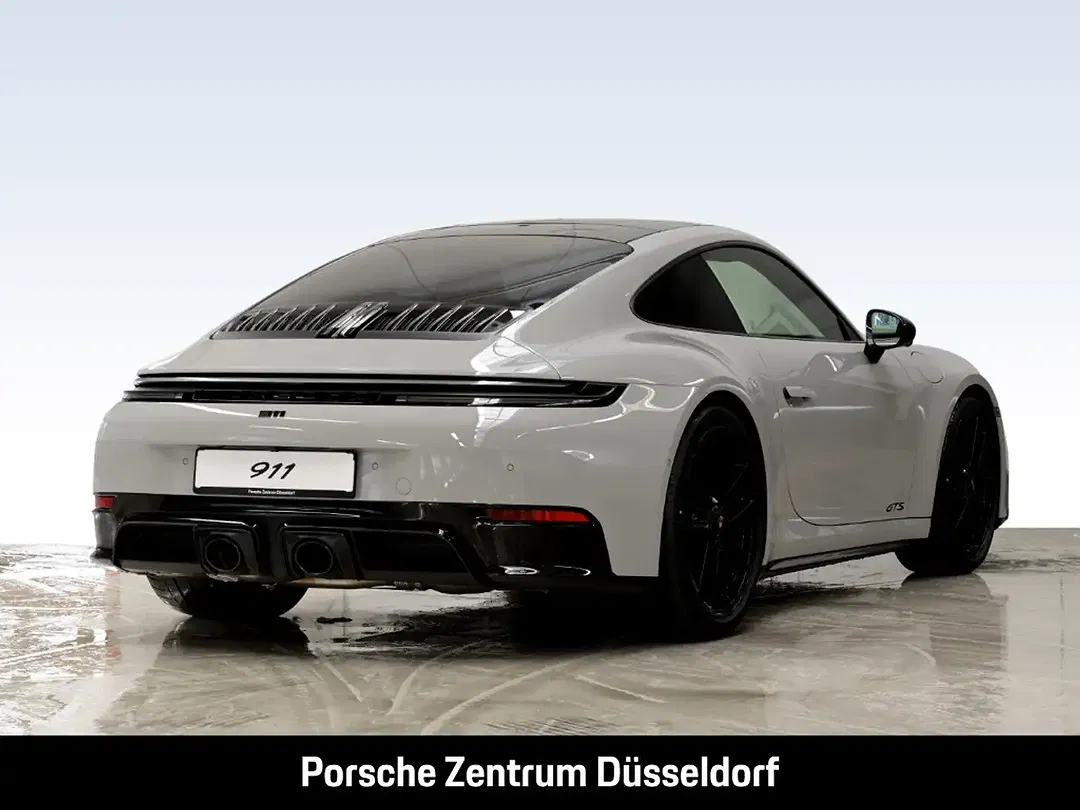 Porsche 992 - Thumbnail 4