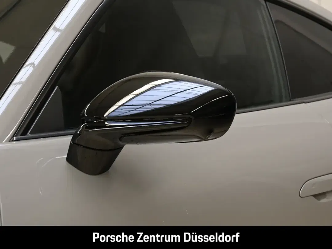 Porsche 992 - Thumbnail 8