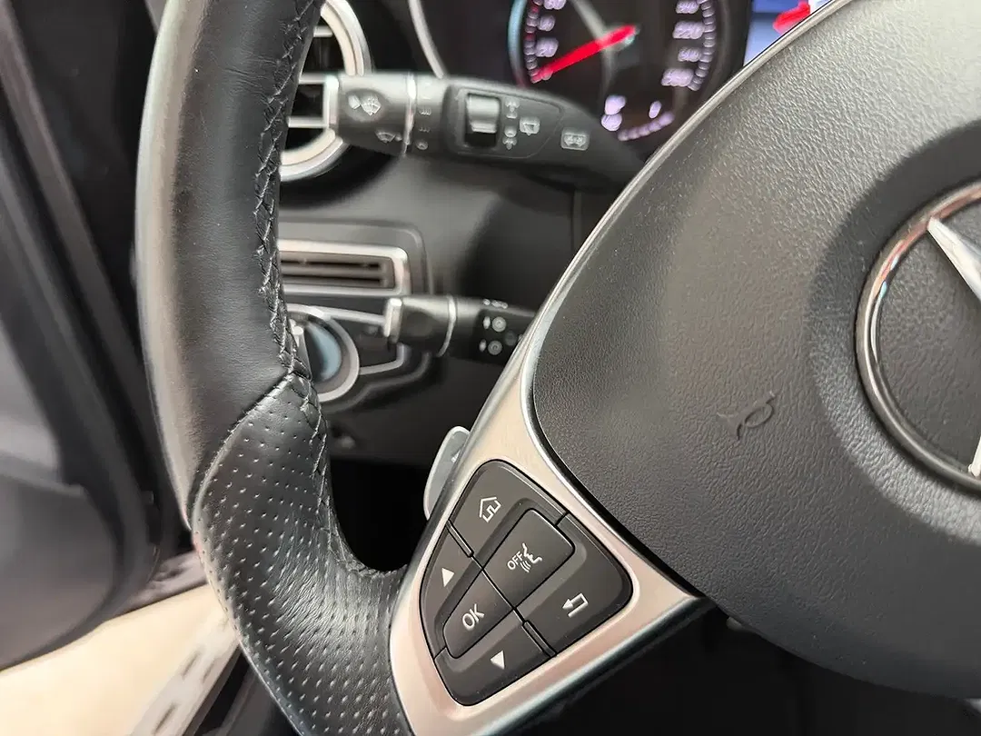 Mercedes-Benz GLC 250 - Thumbnail 11