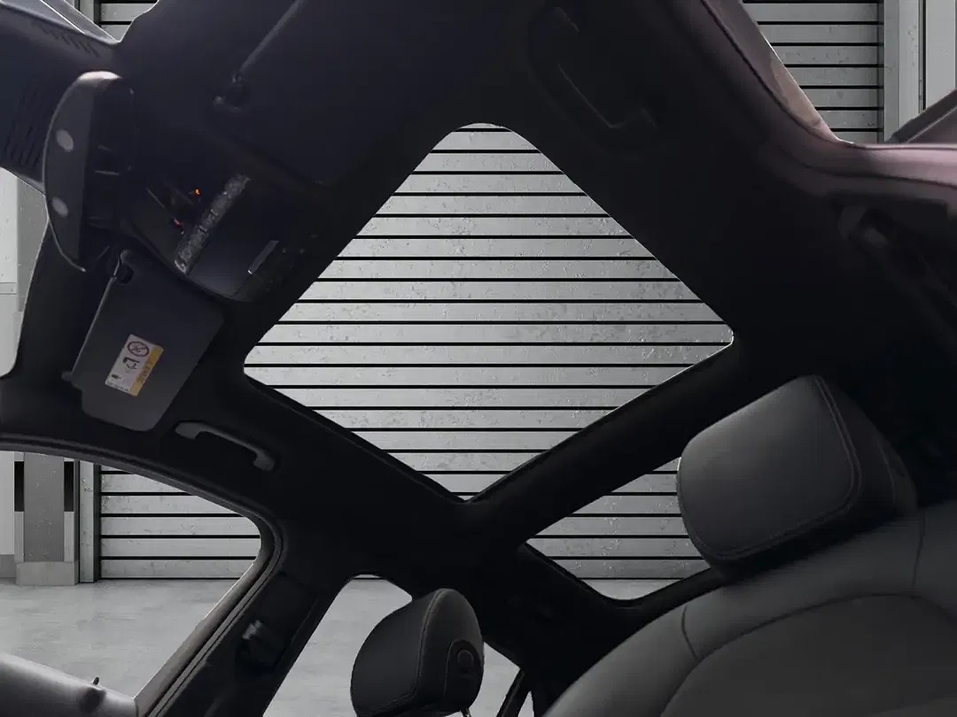 Mercedes-Benz GLC 250 - Thumbnail 12